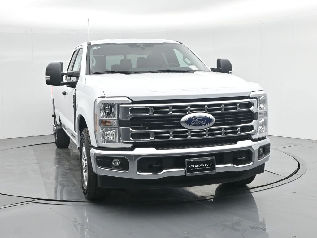 2026 Ford F-350 Super Duty XLT - Photo 56