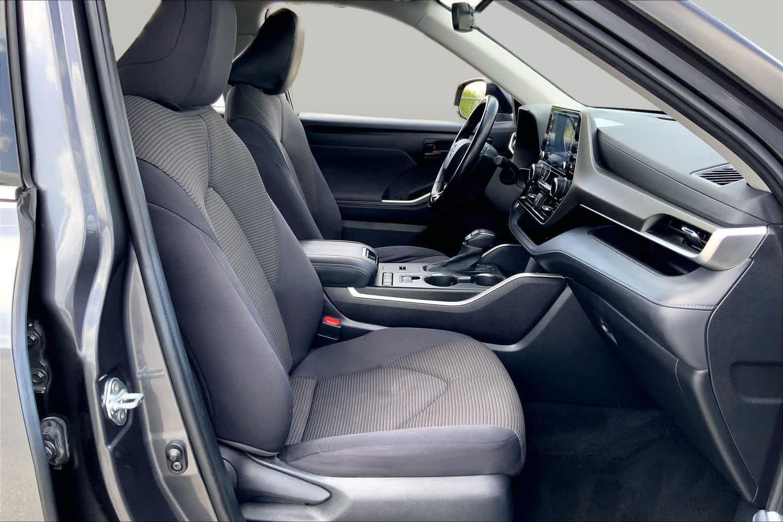 Used 2021 Magnetic Gray Metallic Toyota LE image 9