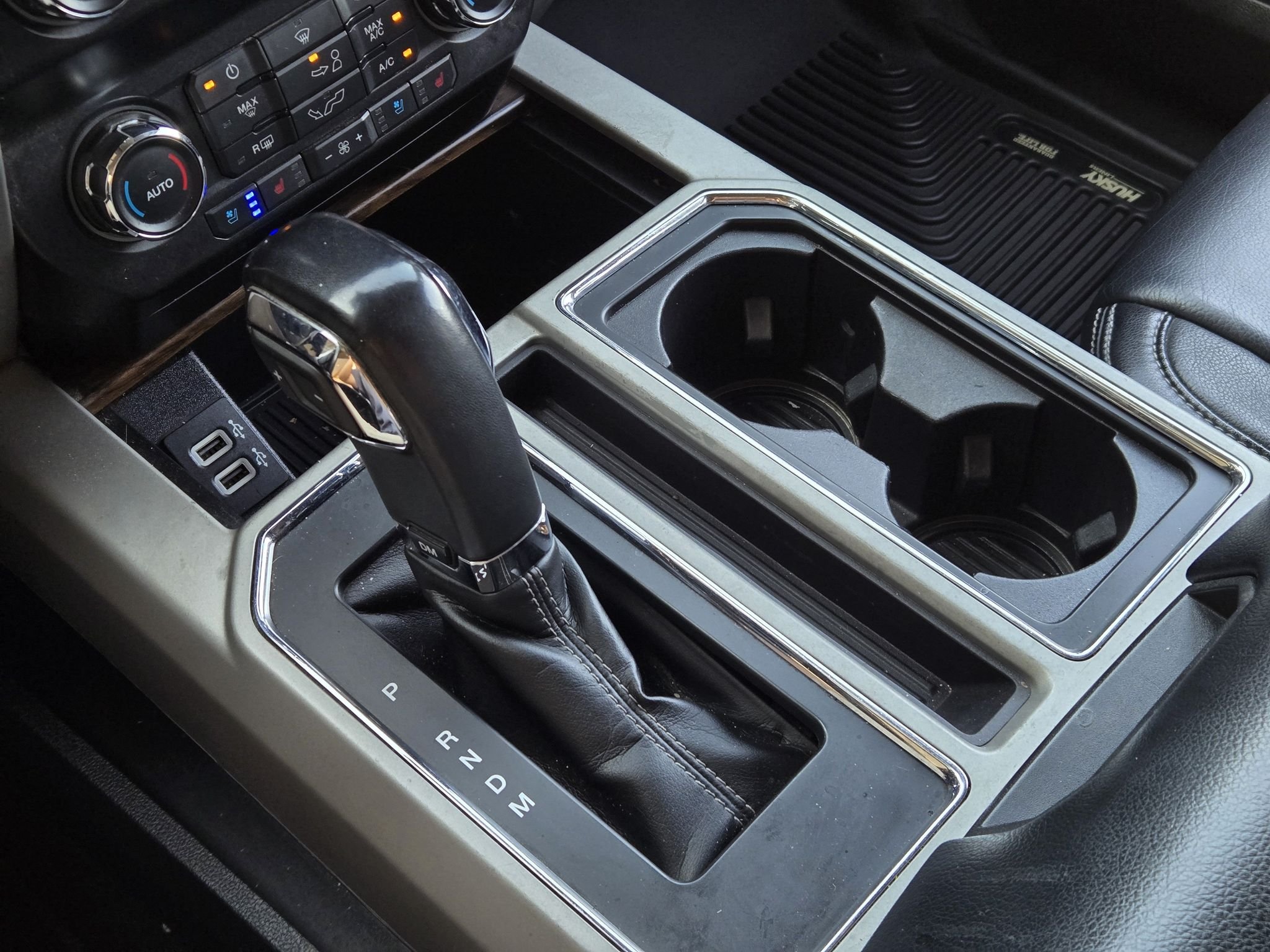 Used 2020 Oxford White Ford LARIAT image 19