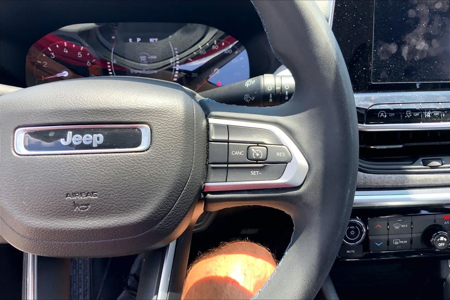 Used 2022 Laser Blue Pearlcoat Jeep Latitude image 24