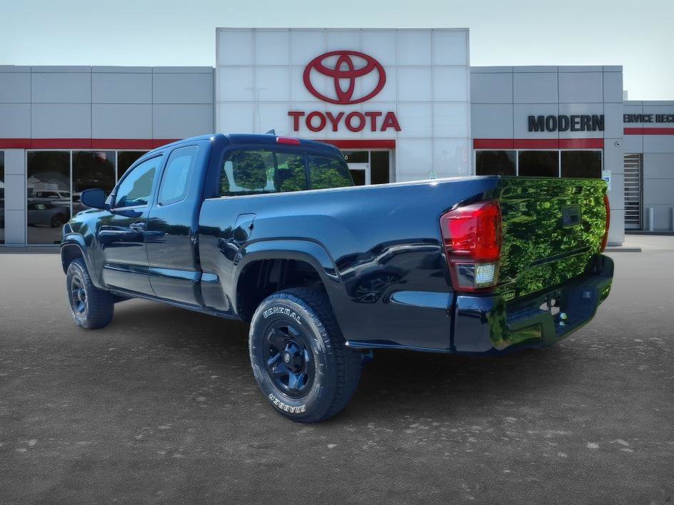 Used 2018 Midnight Black Metallic Toyota SR image 3