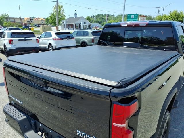 Used 2024 Black Chevrolet High Country image 12