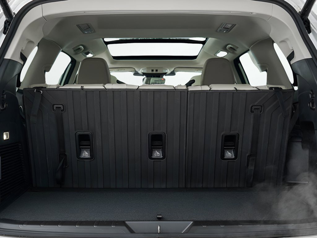 New 2026 CRYSTAL WHITE PEARL Subaru Limited 7-Passenger image 8