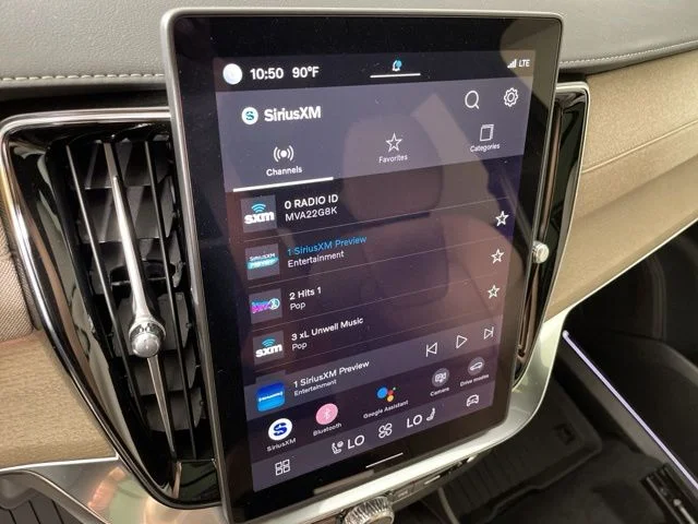 2025 Volvo XC90 Core - Photo 25