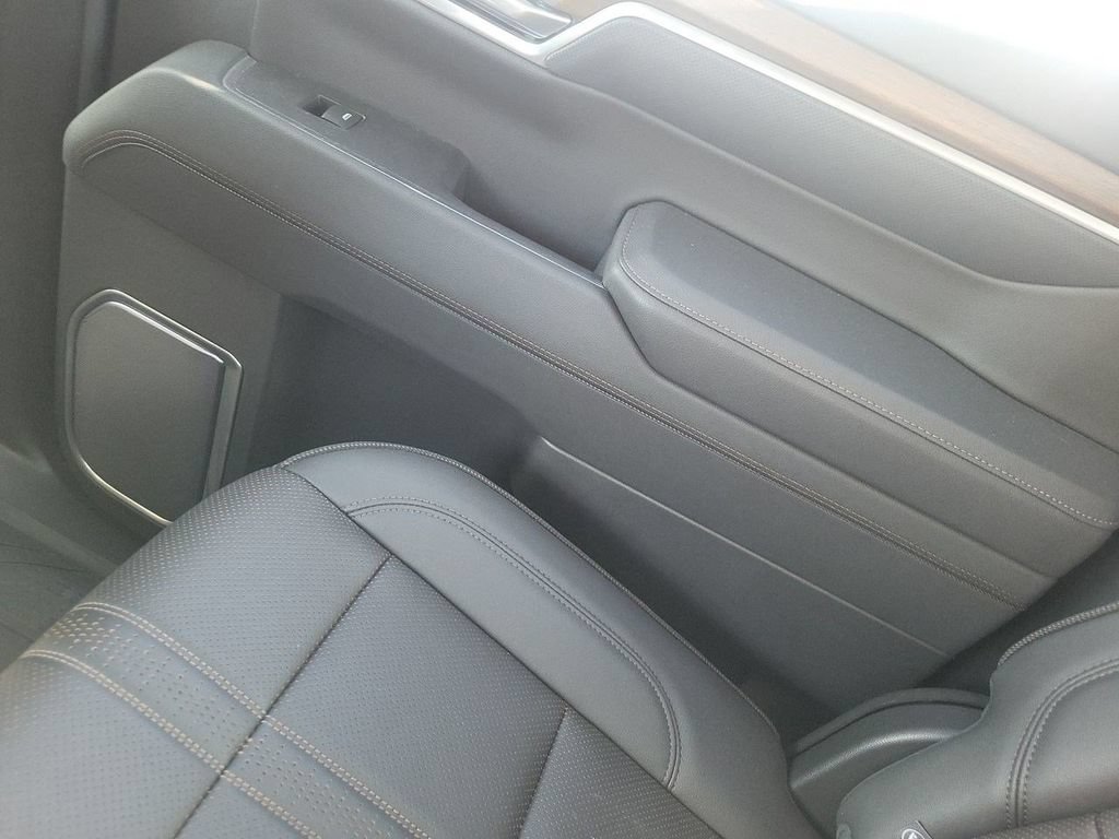 Used 2025 Black Chevrolet High Country image 14