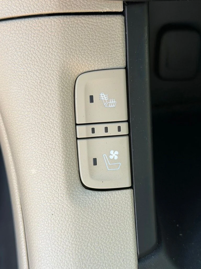 Used 2019 White GMC Denali image 43