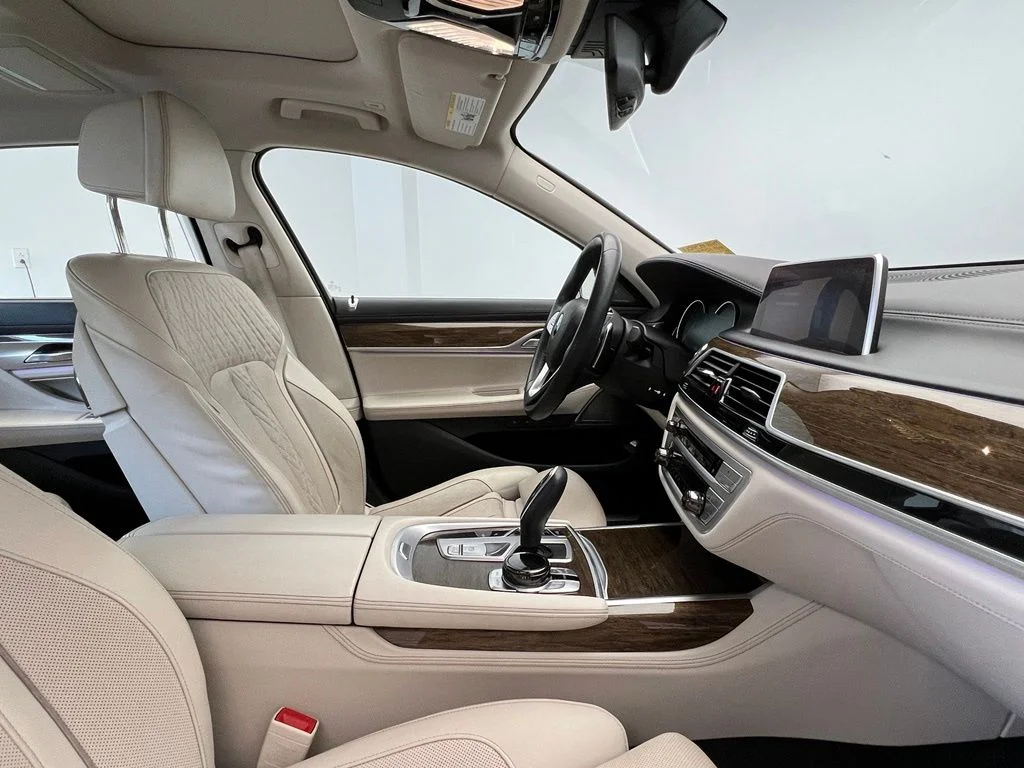 Used 2019 Gray BMW 740i image 6