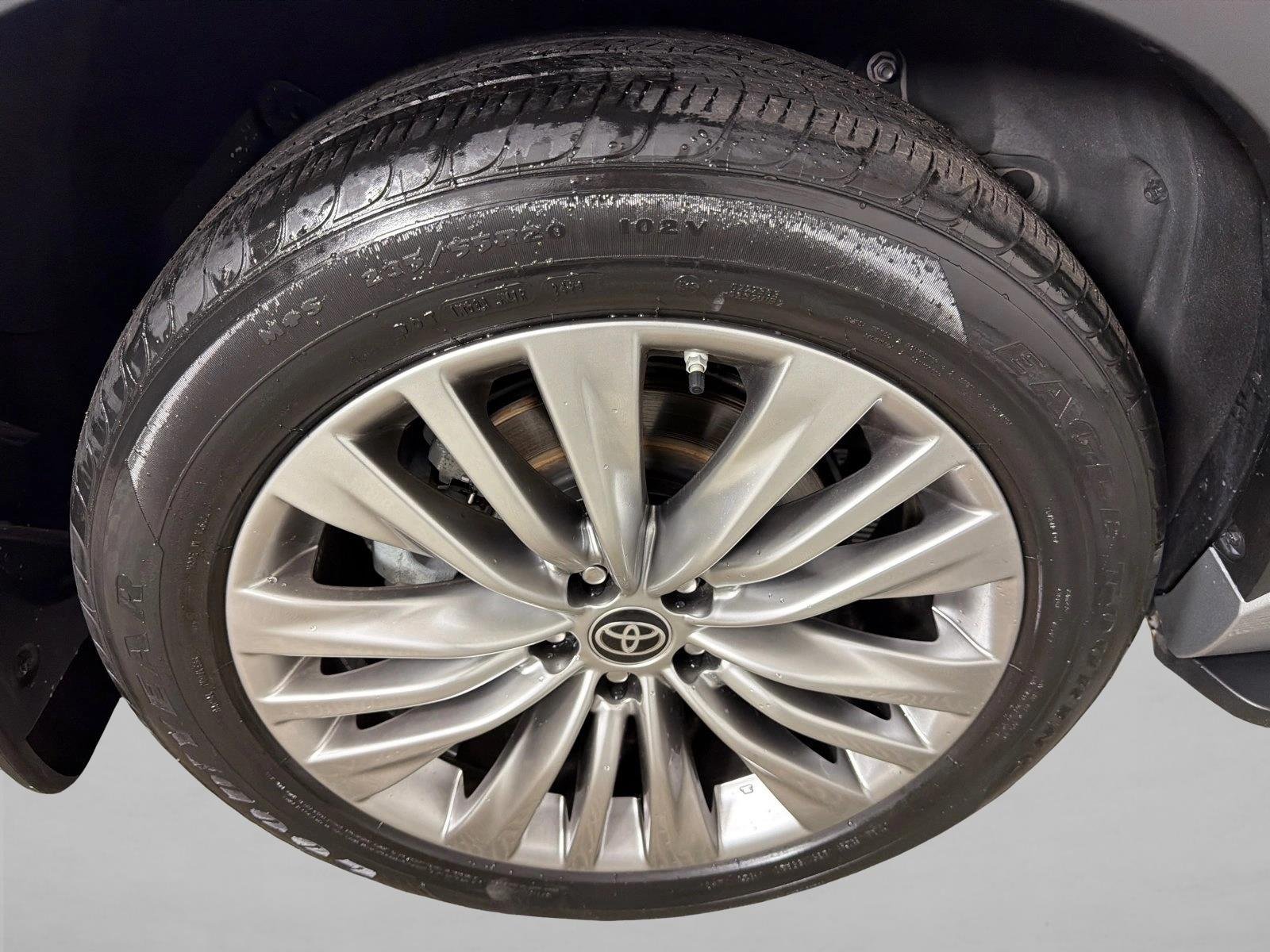 Used 2024 Celestial Silver Metallic Toyota Platinum image 18