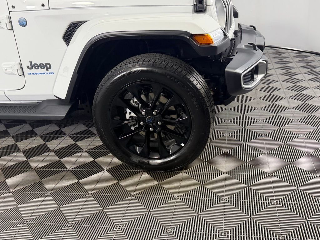 Certified Used 2025 White/off-white Jeep Sahara 4xe image 12