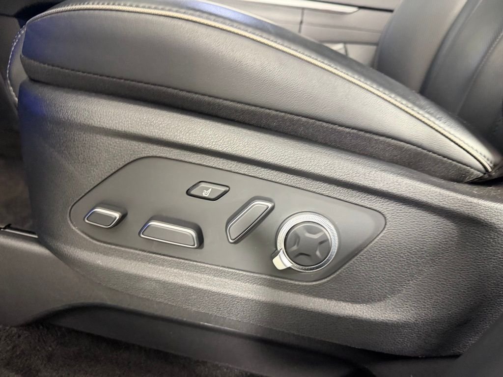 Used 2025 White Hyundai Calligraphy image 29
