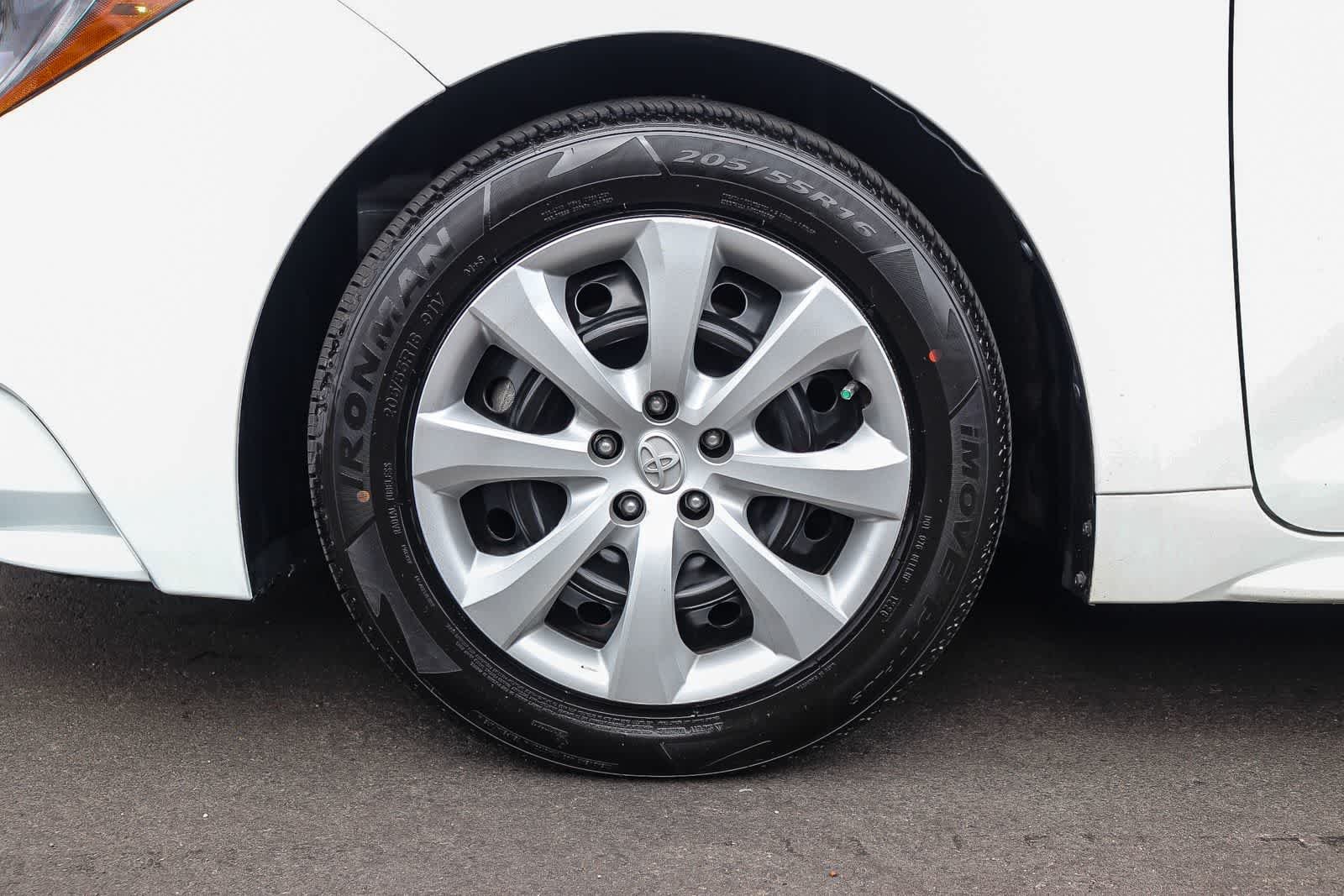 Used 2023 Ice Cap Toyota LE image 9