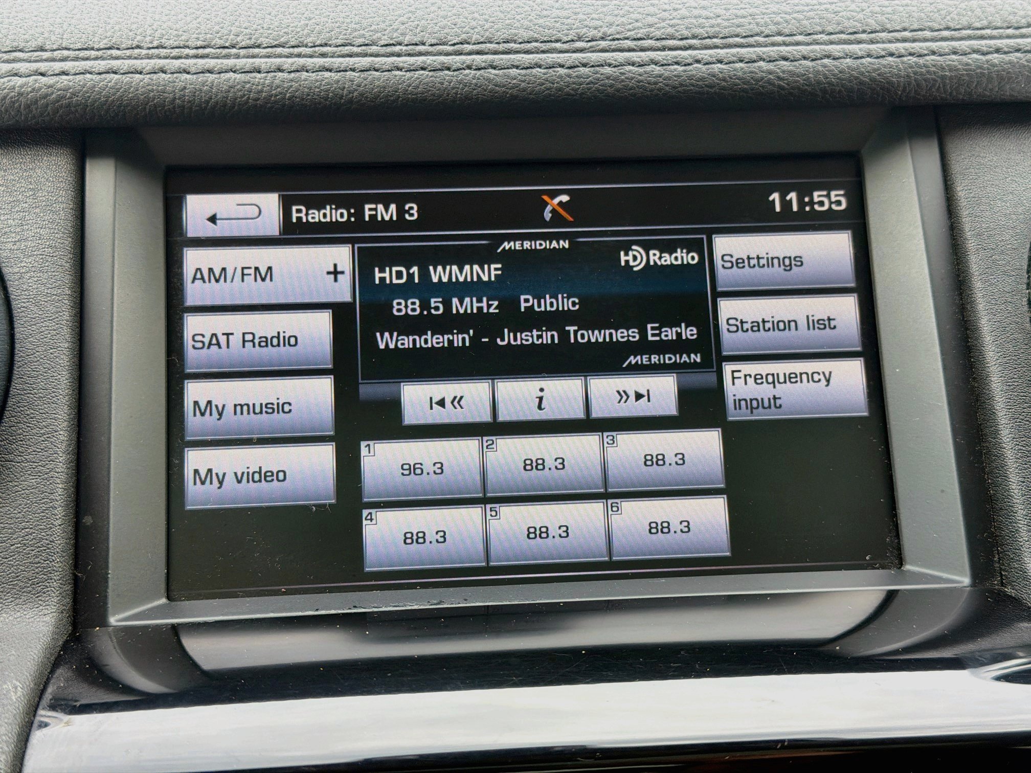 Used 2016 Gray Land Rover HSE image 30