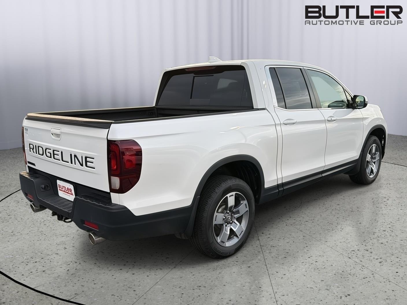 Used 2024 Platinum White Pearl Honda RTL image 6