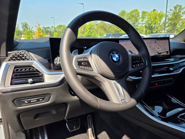 Used 2024 Gray BMW xDrive40i image 12