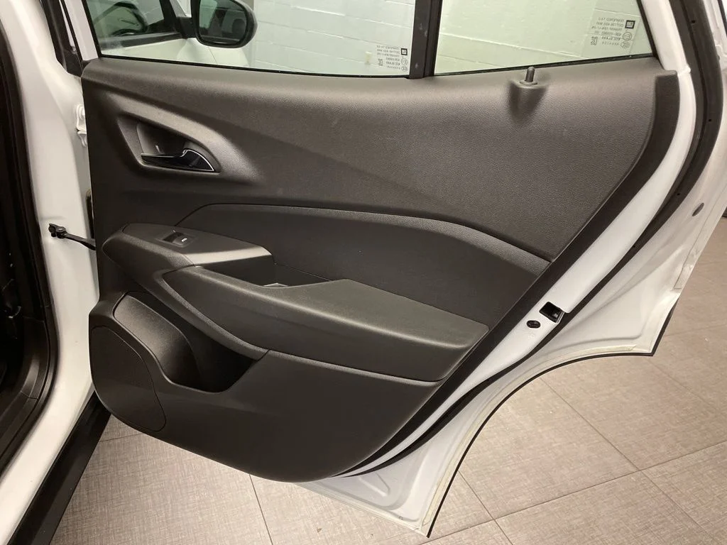 Used 2024 White Chevrolet 2RS image 29
