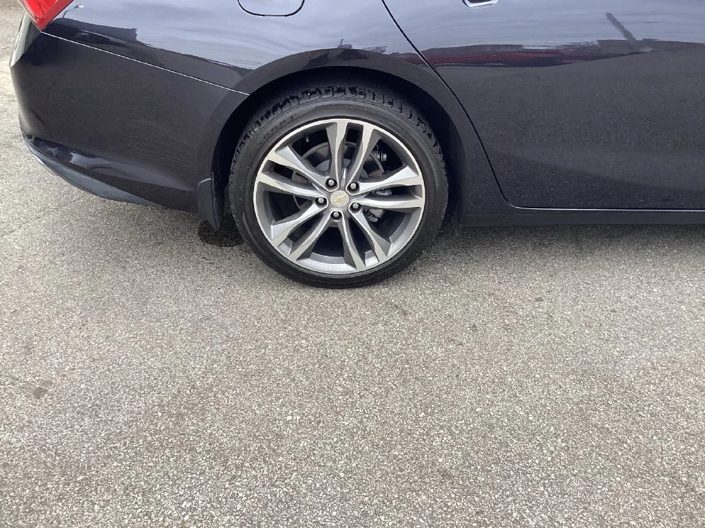 Used 2022 DARK ASH METALLIC Chevrolet Premier image 27