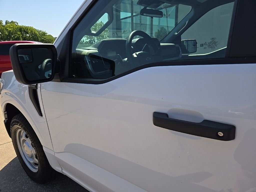 Used 2021 White Ford XL image 29