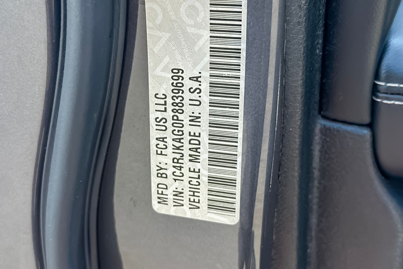 Used 2023 Gray Jeep Altitude image 41