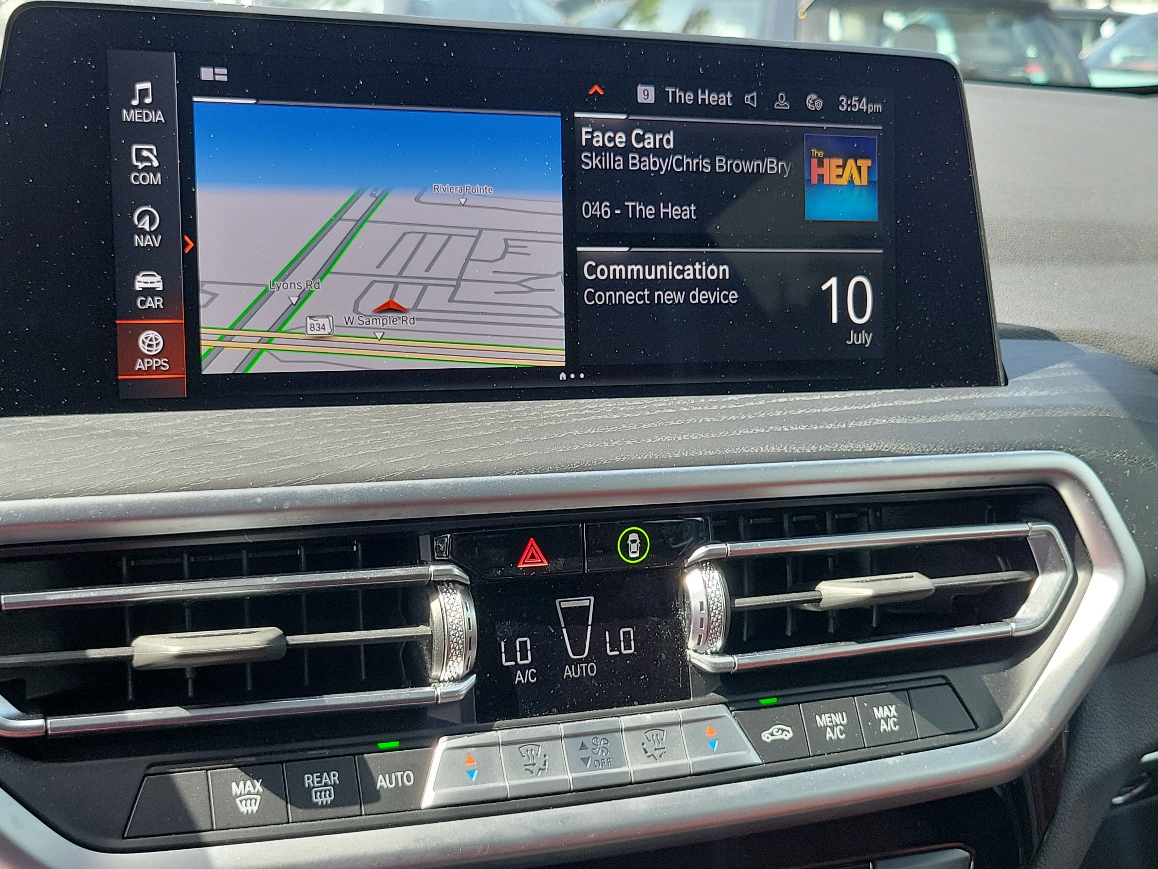 Used 2024 Alpine White BMW sDrive30i image 28