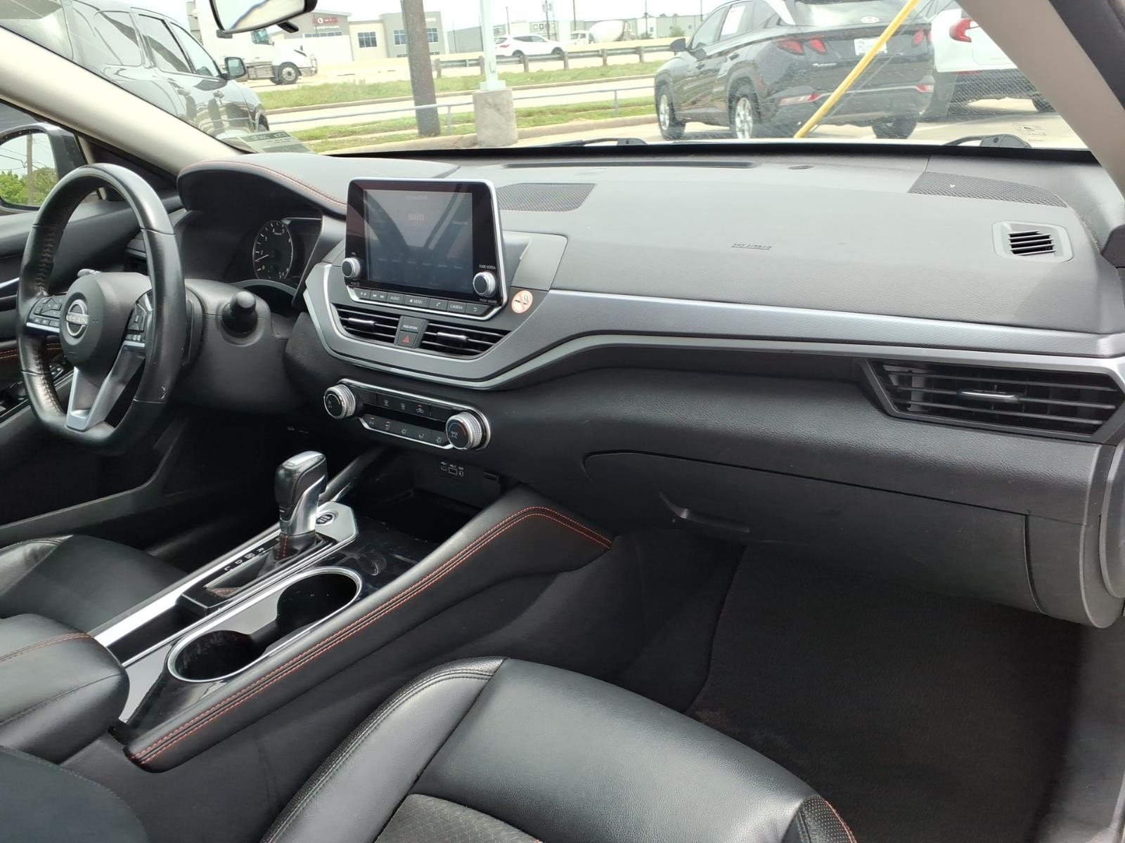 2023 Nissan Altima 2.5 SR White at G Motors
