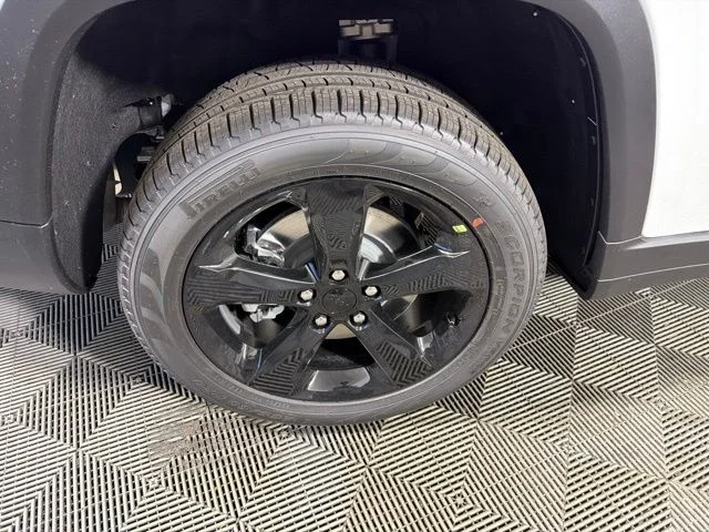 New 2026 White/off-white Jeep Limited image 9