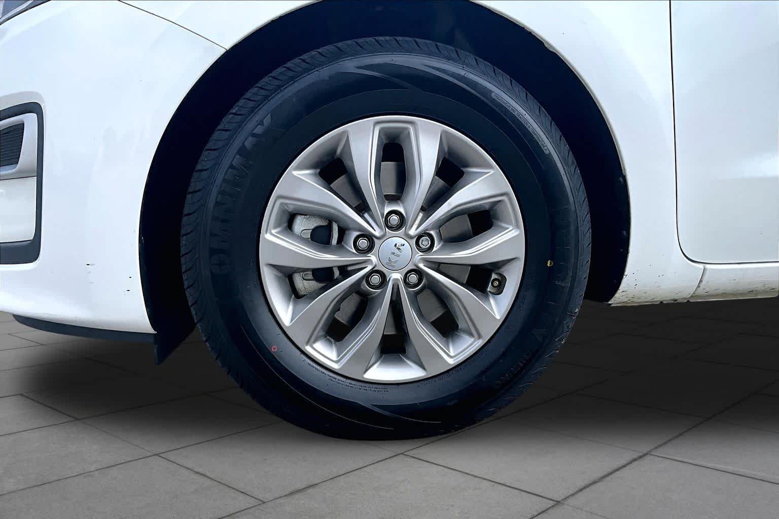Used 2021 Snow White Pearl Kia LX image 11