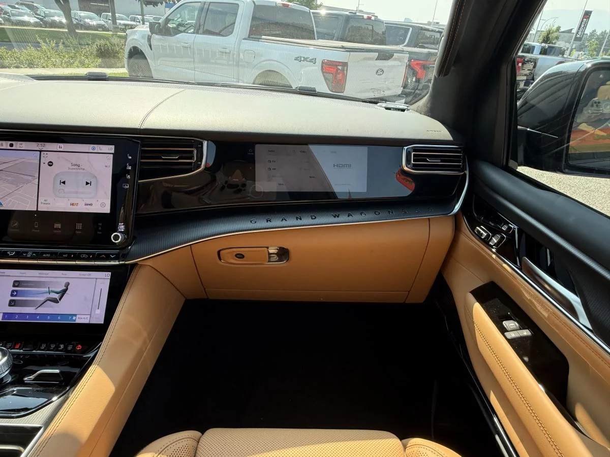 New 2026 White Jeep Summit Reserve image 25