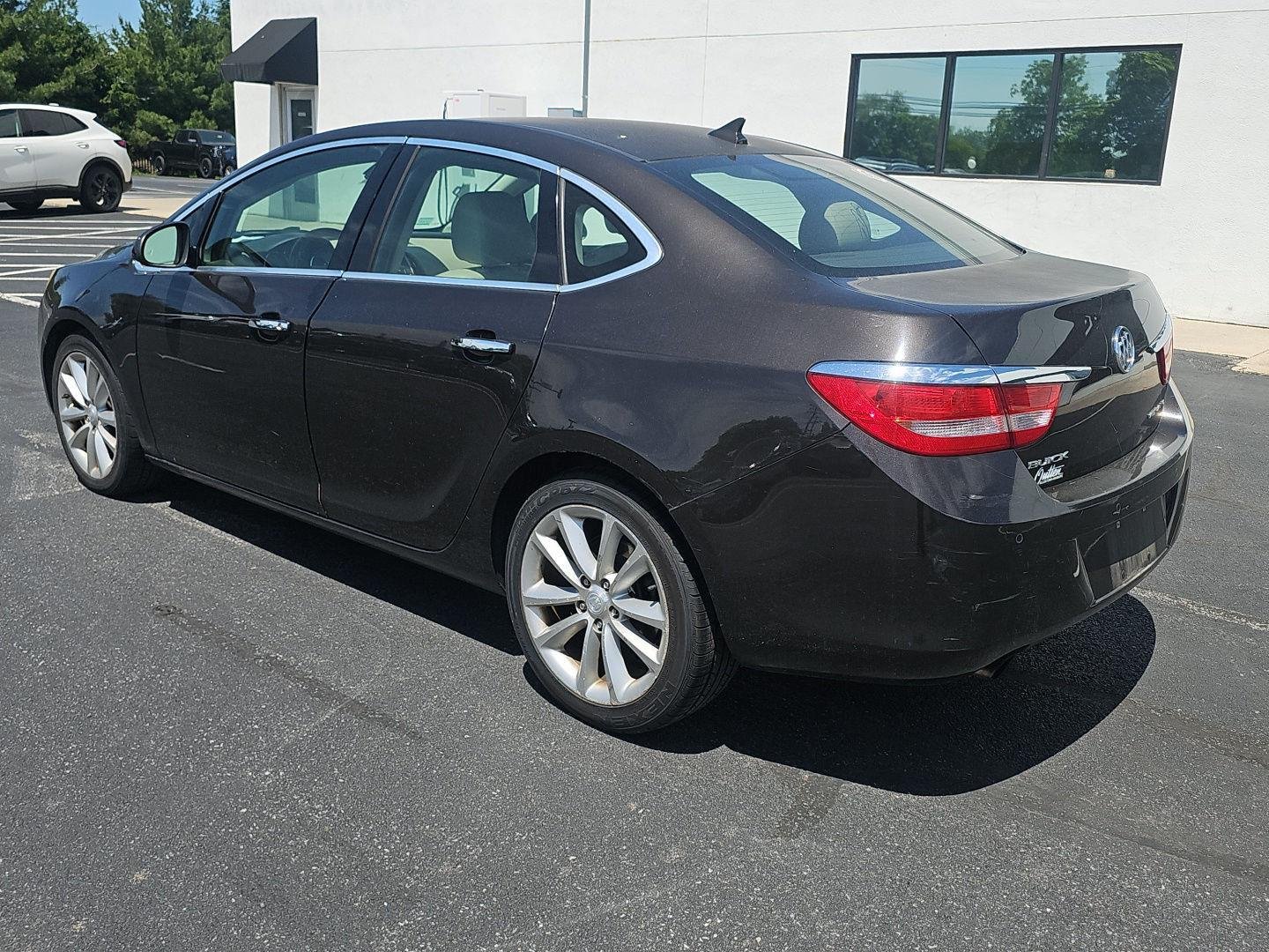 Used 2014 MOCHA BRONZE METALLIC Buick Convenience Group image 15