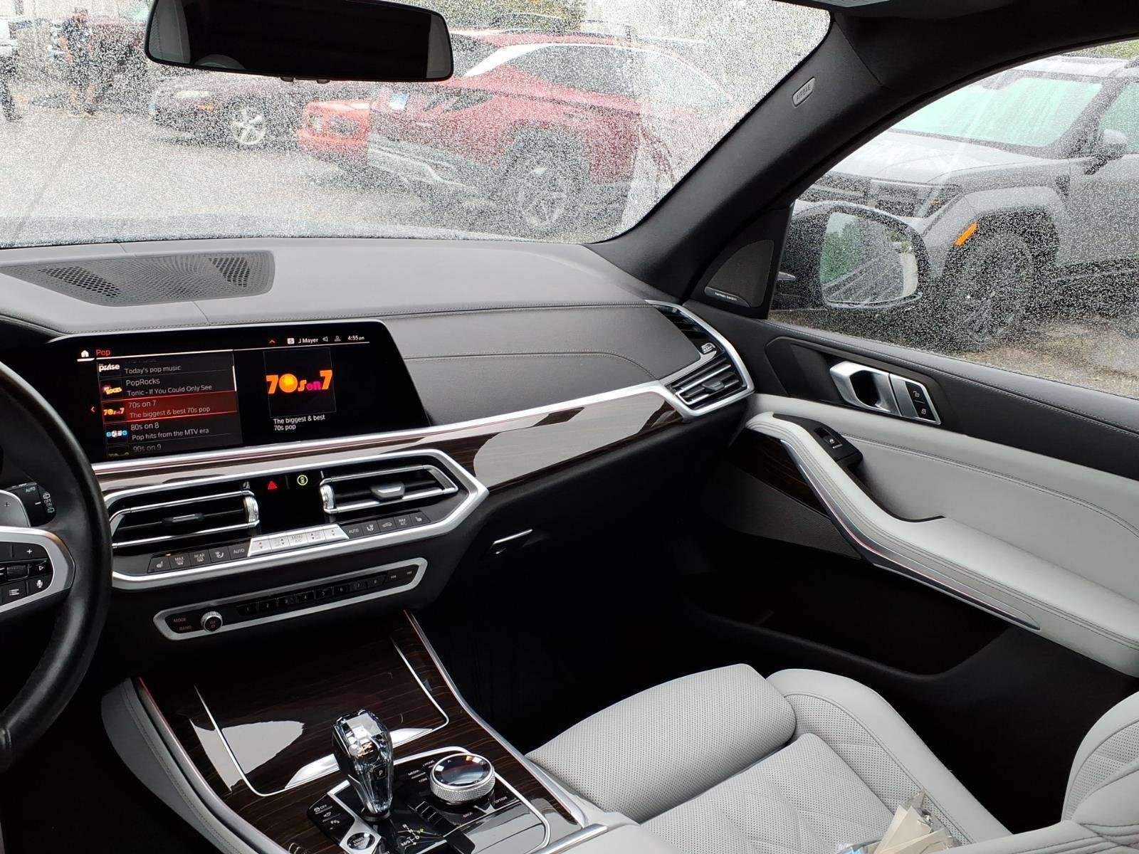 Used 2023 Carbon Black Metallic BMW xDrive40i image 19