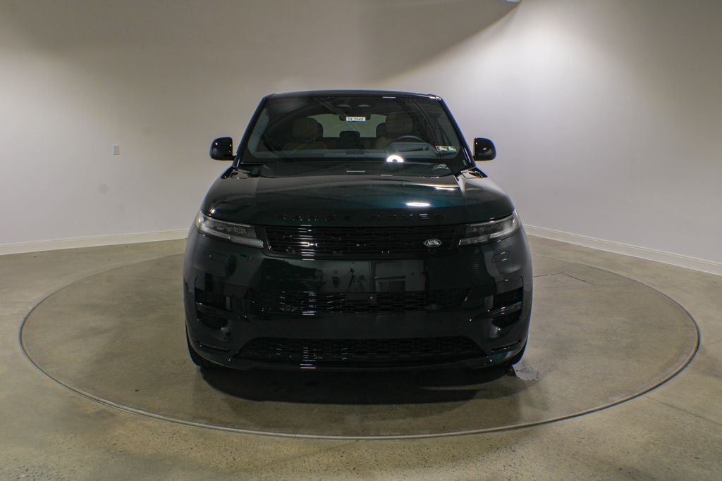 New 2026 British Racing Green Land Rover Dynamic SE image 2