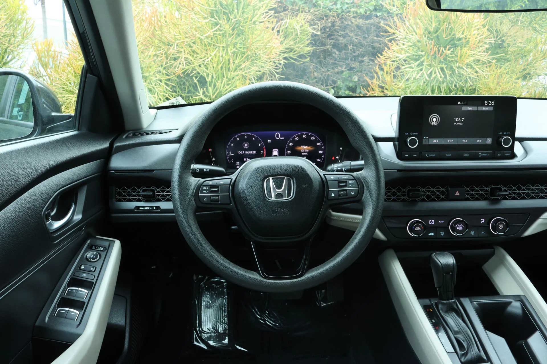 Used 2024  Honda LX image 8