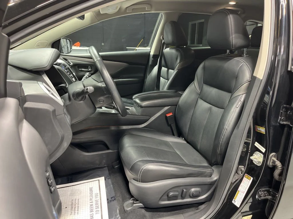 Used 2020 Super Black Metallic Nissan SL image 12