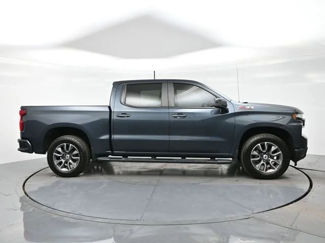 Used 2020 SHADOW GRAY METALLIC Chevrolet RST image 8