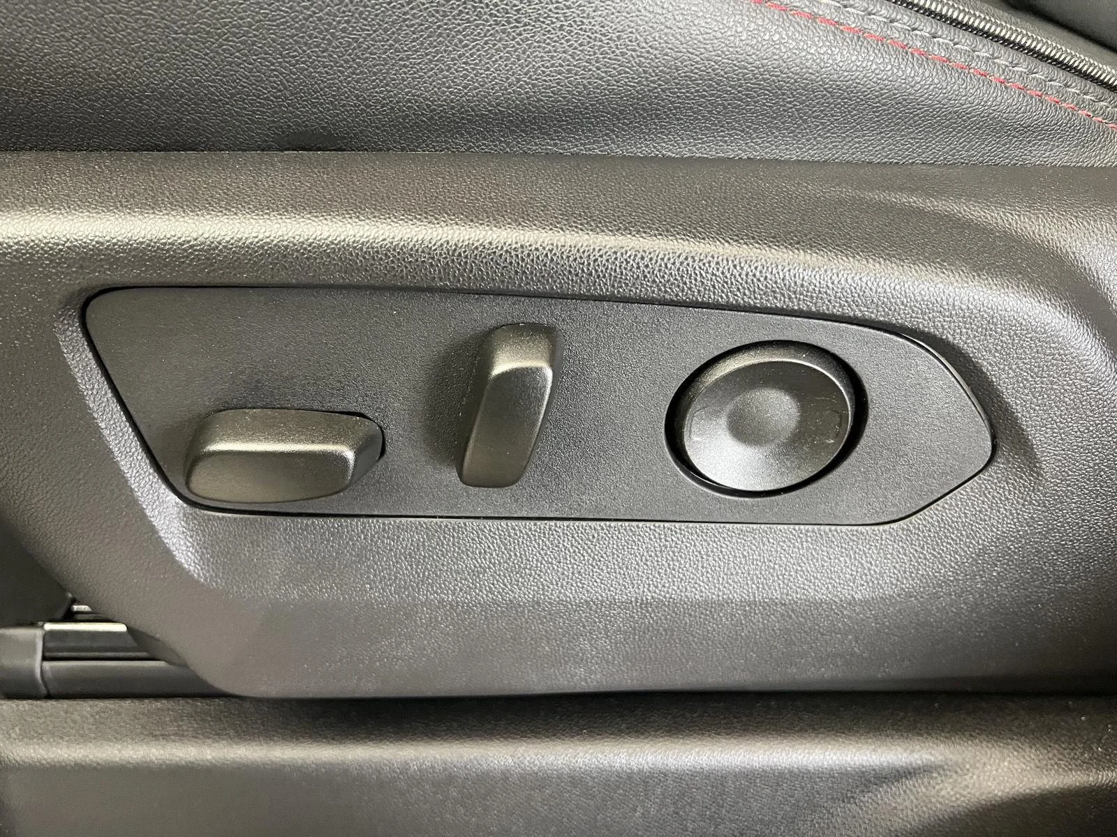 Used 2025 Black Chevrolet RST image 5