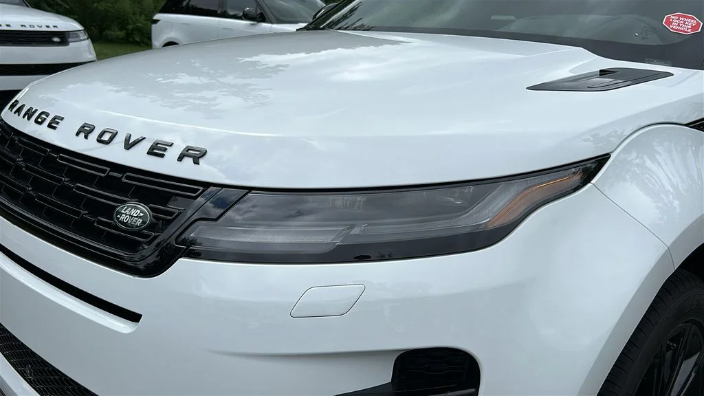 New 2026 White Land Rover Hoxton Edition image 9