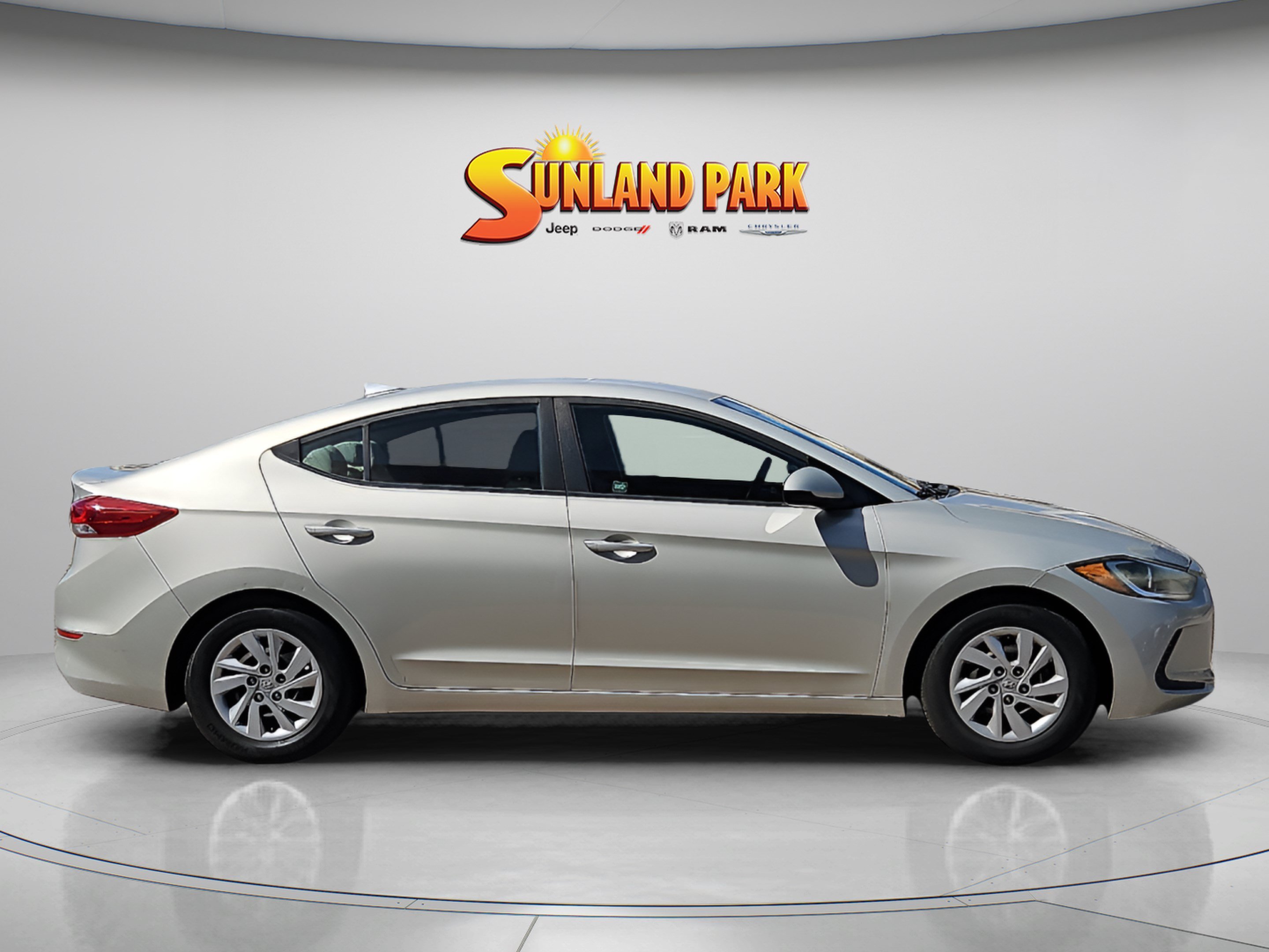 Used 2017 Mineral Beige Hyundai SE image 6