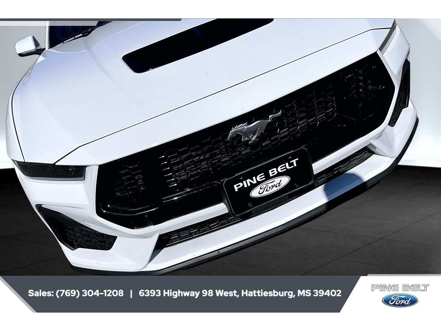 Used 2025 Oxford White Ford GT Premium image 21