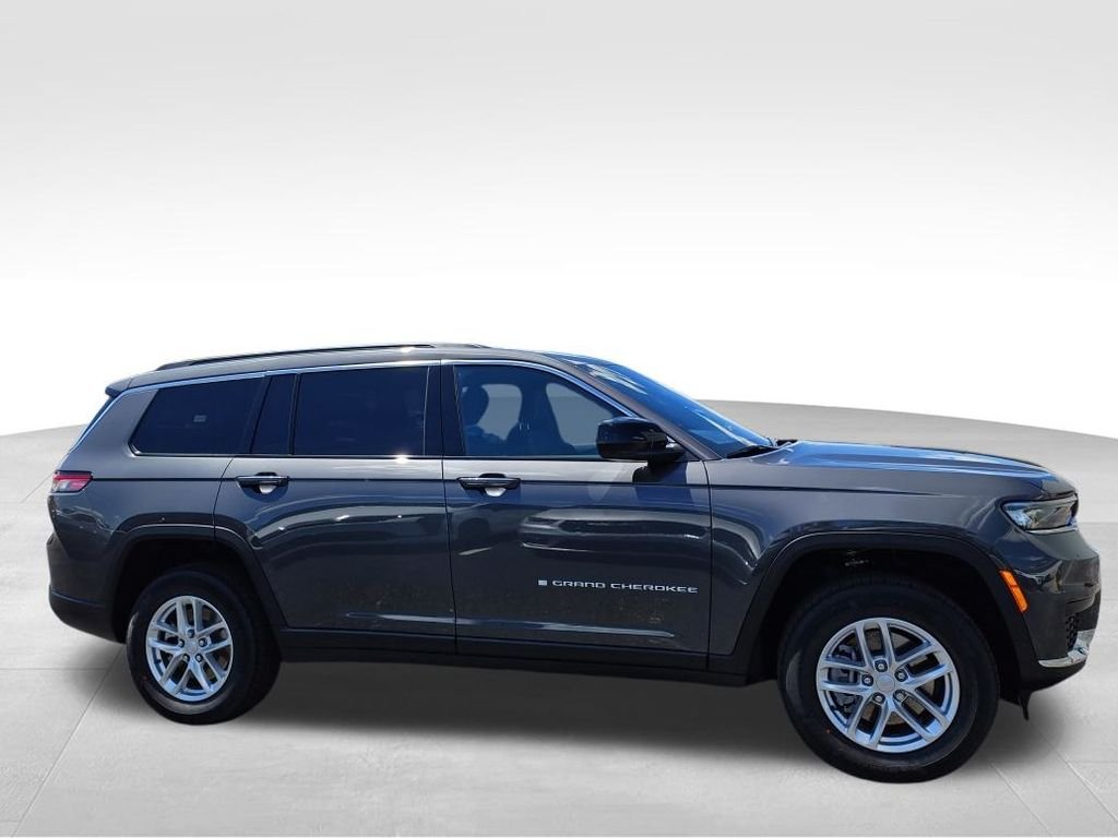 New 2026 Baltic Gray Metallic Clear-Coat Exterior Paint Jeep  image 6