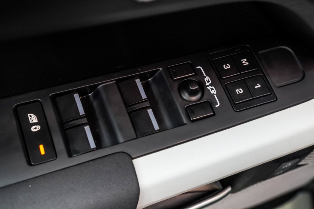 Used 2023 Gray Land Rover SE image 45