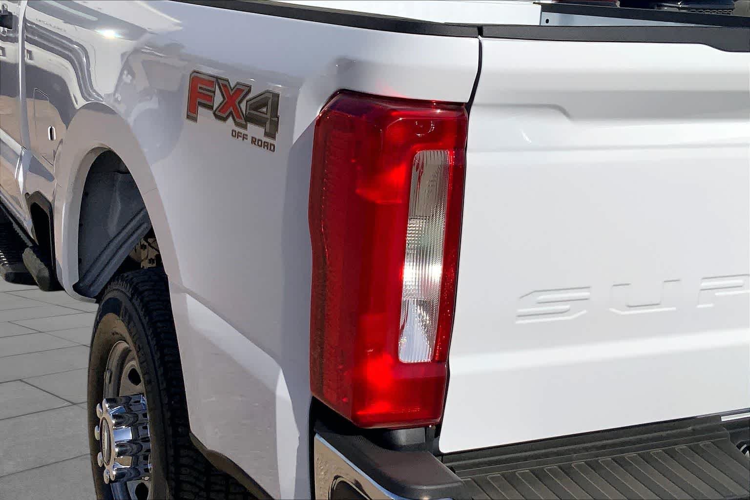 2026 Ford F-350 Super Duty XL - Photo 14