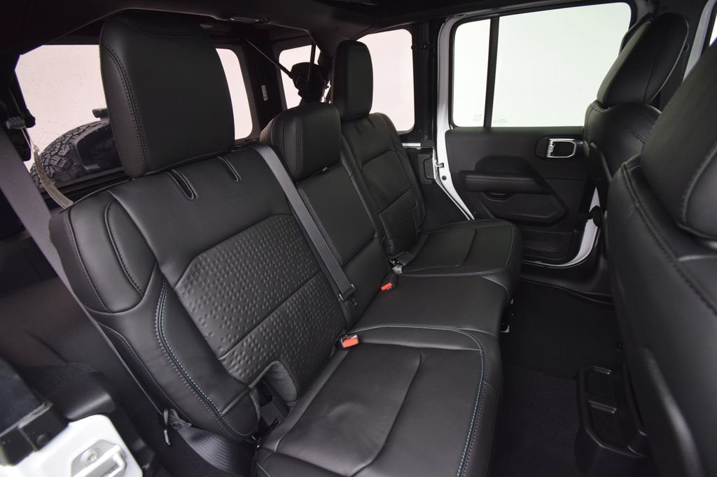 New 2026 Bright White Clearcoat Jeep  image 18