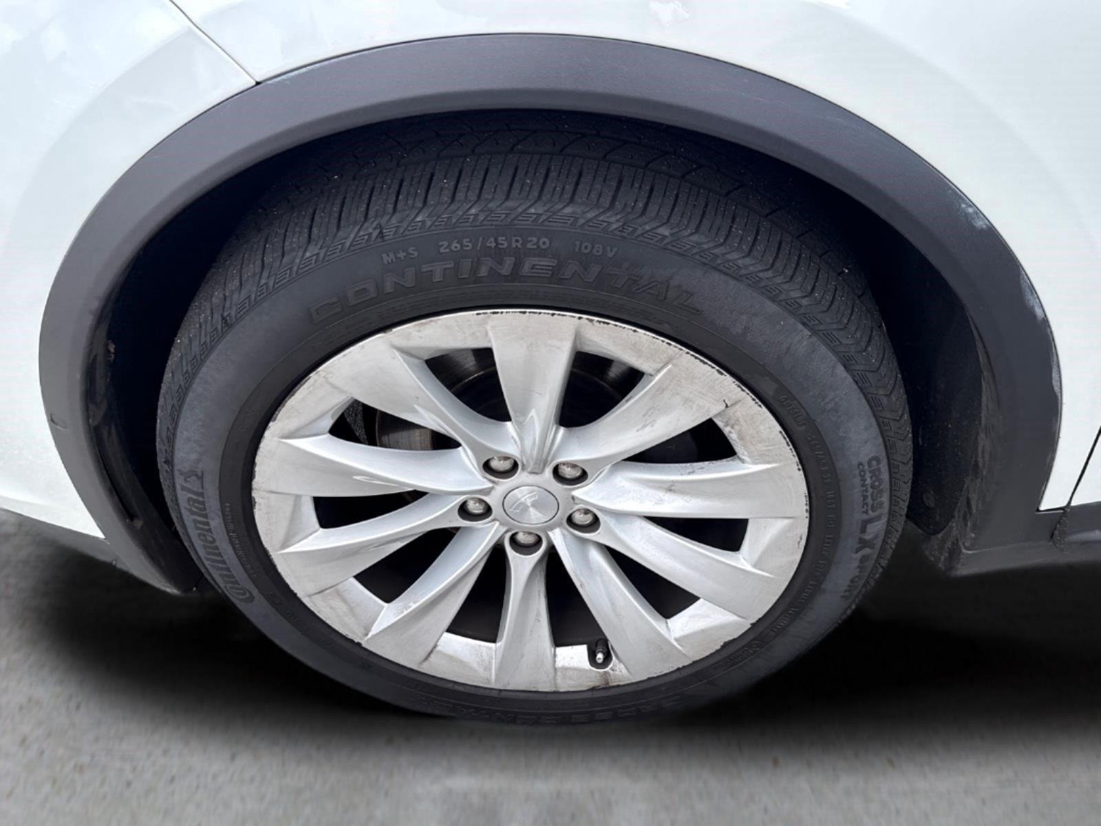 Used 2020  Tesla Long Range image 4