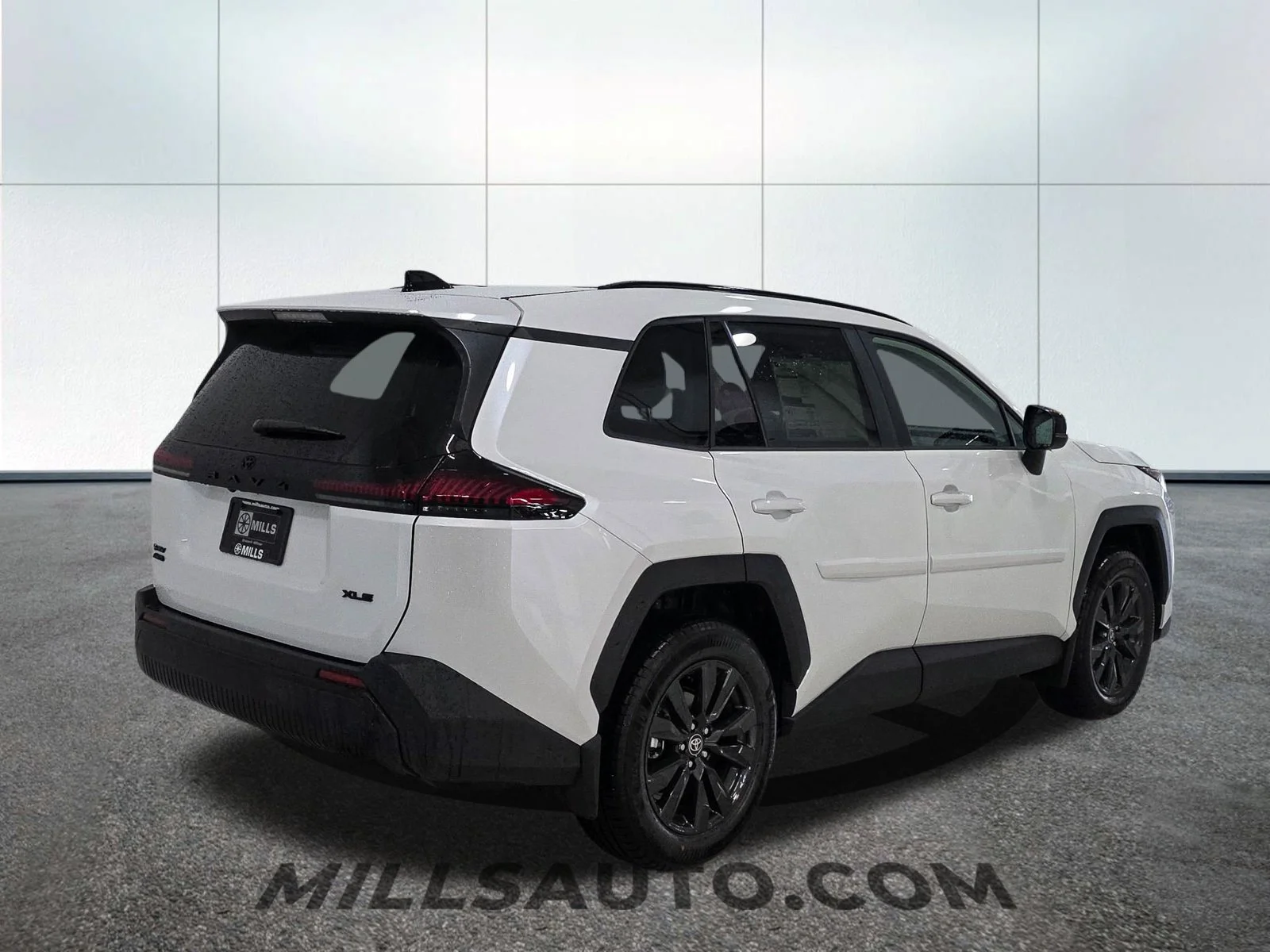 New 2026 Wind Chill Pearl <sup>1</sup> Toyota  XLE Premium image 8