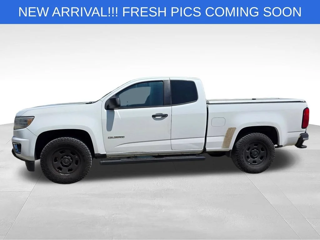 Used 2015 SUMMIT WHITE Chevrolet 2WD WT image 3