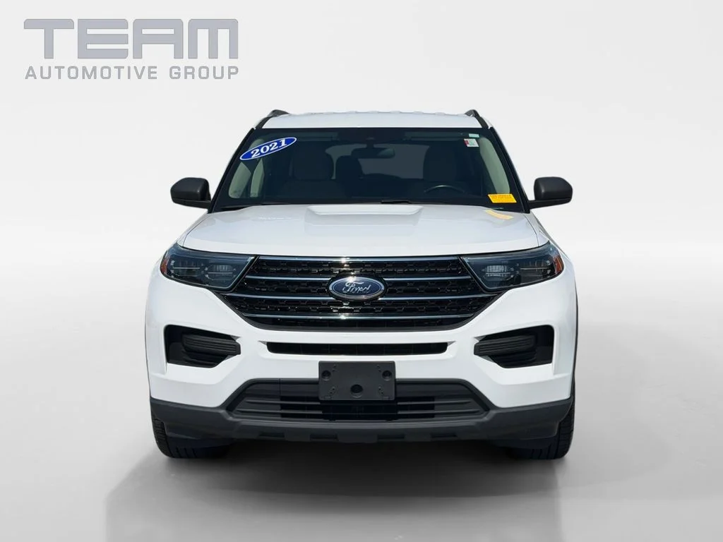 Used 2021 White Ford XLT image 2