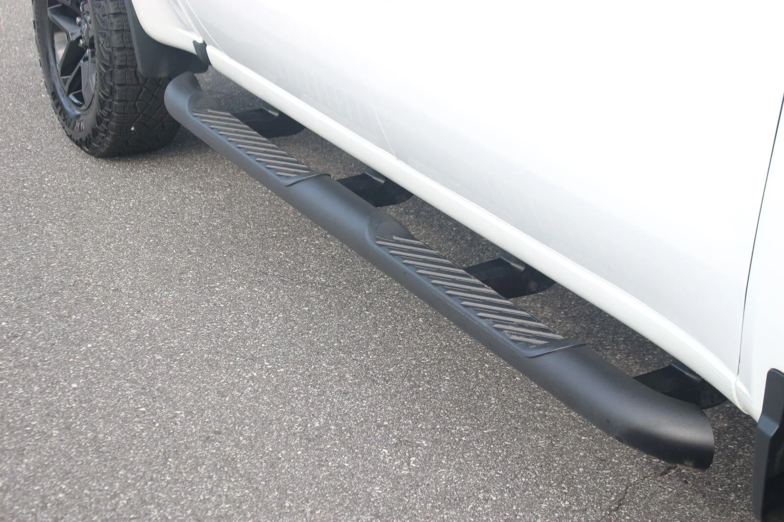 Used 2024 Summit White Chevrolet Custom Trail Boss image 10