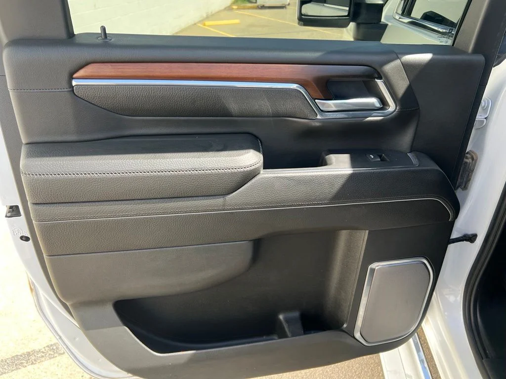 Used 2024 White Frost Tri-Coat GMC Denali image 16