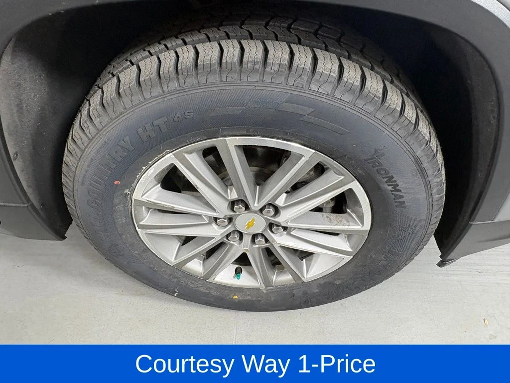 Used 2023 Gray Chevrolet LT image 13