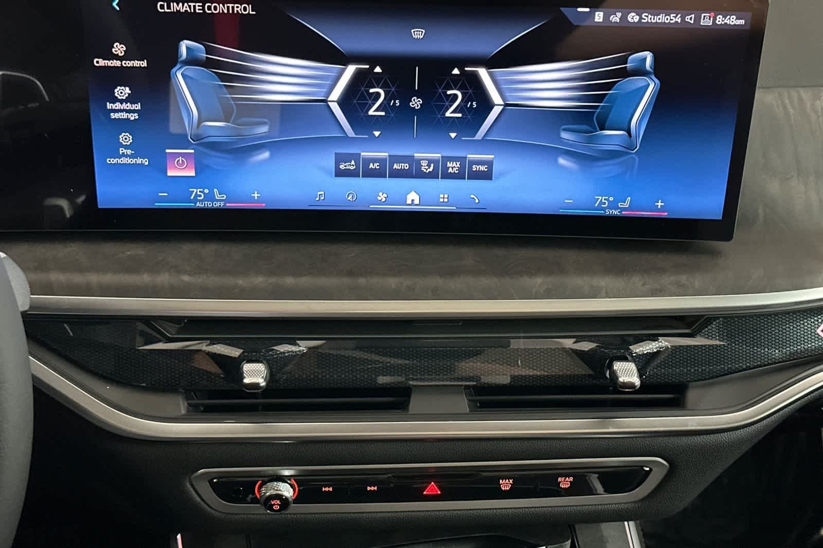 Used 2026 Skyscraper Grey Metallic BMW xDrive40i image 21