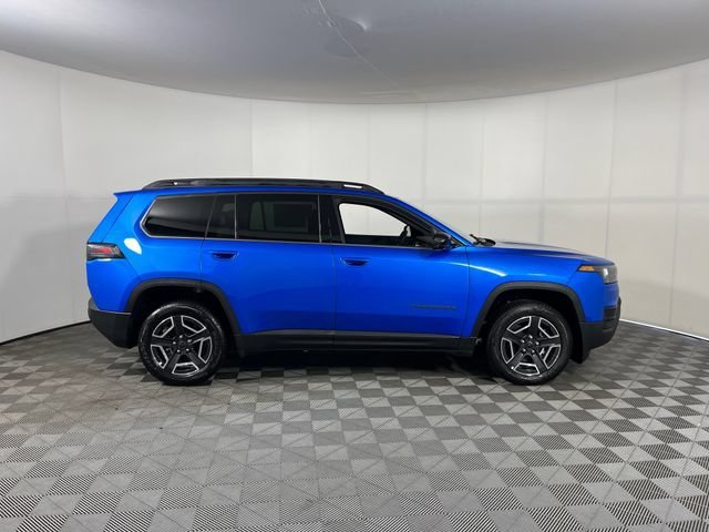 New 2026 Hydro Blue Pearl-Coat Exterior Paint Jeep Limited image 4